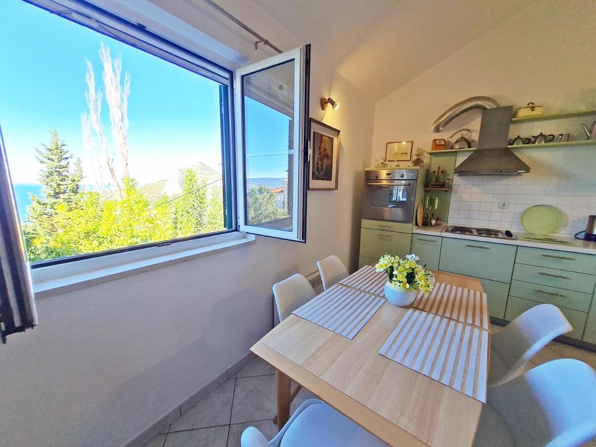 Apartment Ivana Borak โอมิช ภายนอก รูปภาพ