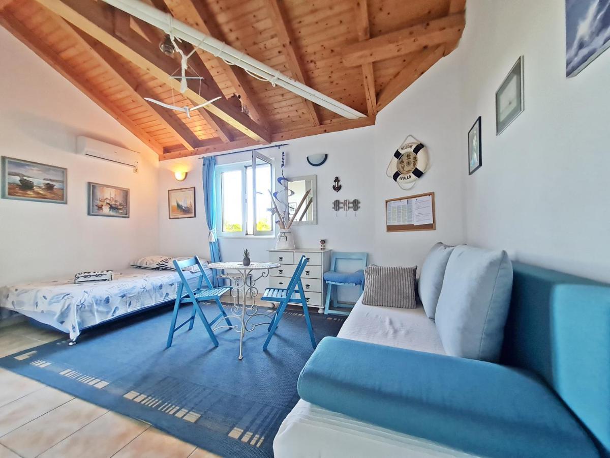 Apartment Ivana Borak โอมิช ภายนอก รูปภาพ