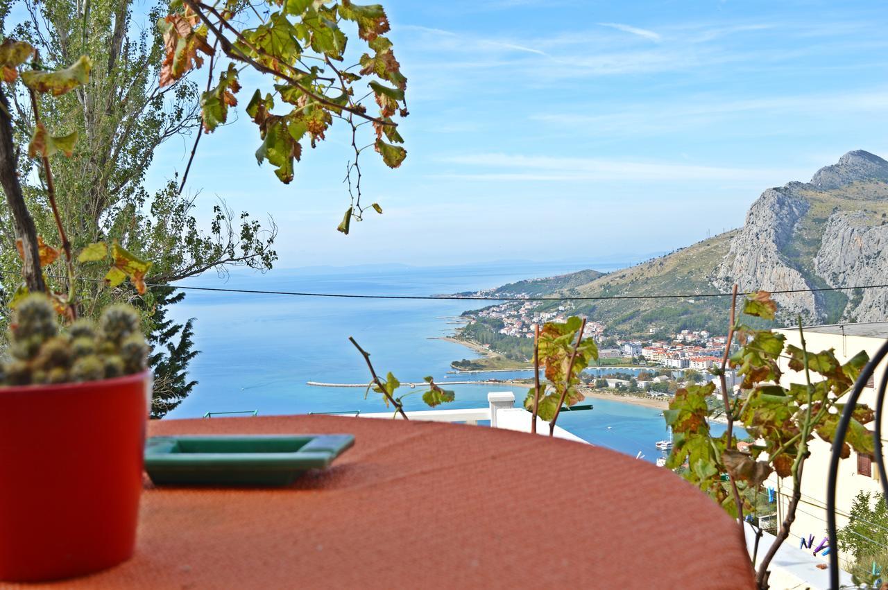 Apartment Ivana Borak โอมิช ภายนอก รูปภาพ